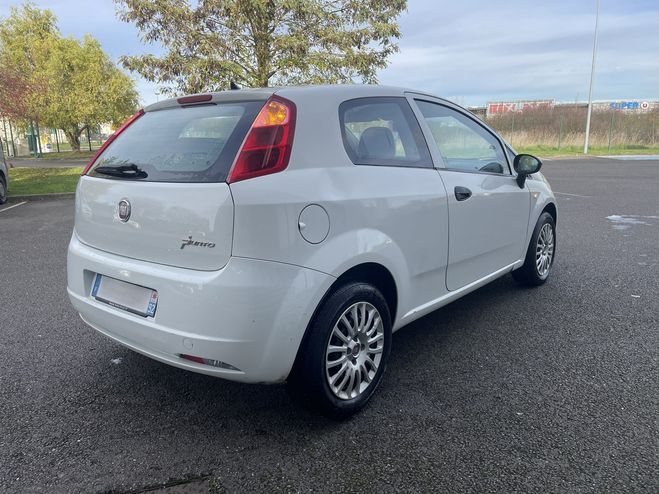 Fiat Grande Punto 1.3 MULTIJET 16V 75CH CULT 3P BLANC de 2010