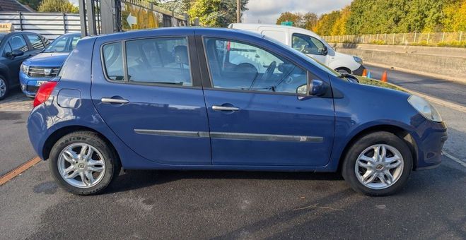 Cliquer pour voir la photo suivante Renault Clio 3 1.2i 75cv de 2007