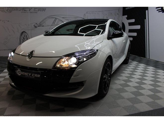 Renault Megane 3 RS TROPHY numro 281 / 500 BLANC de 2011