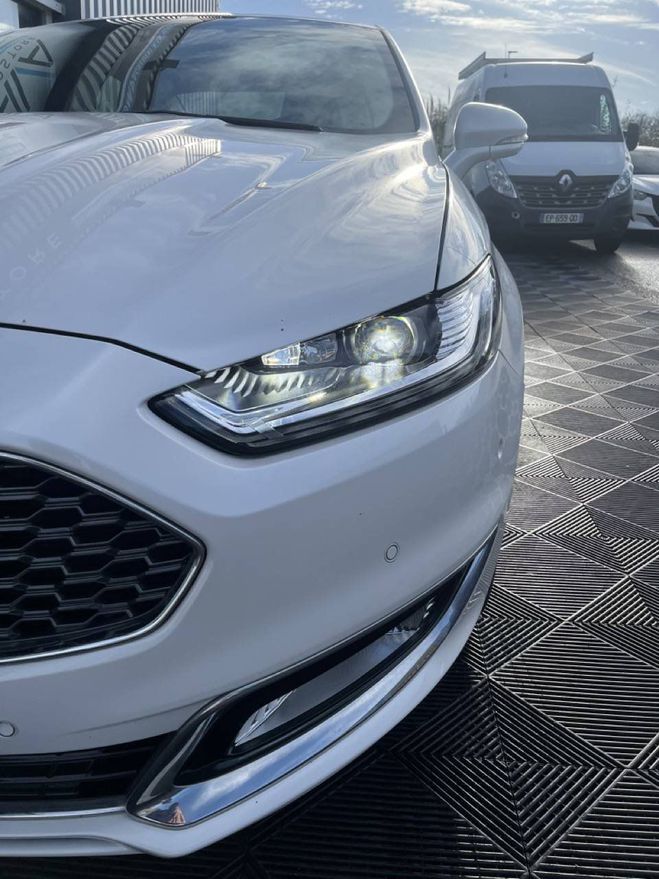 Ford Mondeo Berline 2.0 i VIGNALE 187 Hybrid ECVT 14 BLANC de 2018
