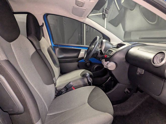 Toyota Aygo 1.0 VVT-i 68ch Dynamic 5p / Garantie 12  BLEU F de 2012