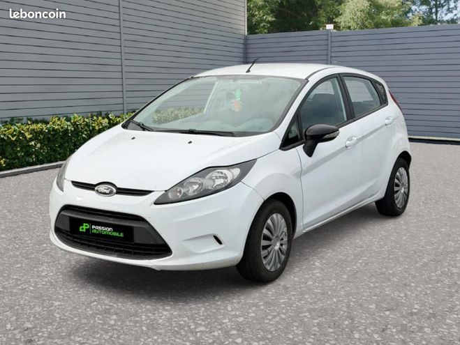 Cliquer pour voir la photo suivante Ford Fiesta 1,4 TDCI Blanc de 2011