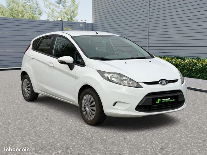 Ford Fiesta 1,4 TDCI Blanc de 2011