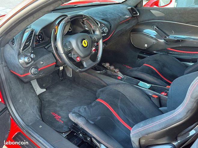 Ferrari 488 Pista V8 3.9 T 720 DCT Rouge de 2019