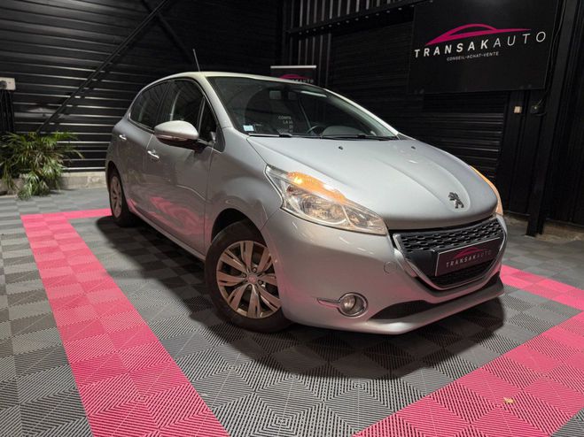 Cliquer pour voir la photo suivante Peugeot 208 1.4 bvm5 68ch GRIS de 2014