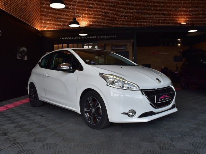Peugeot 208 1.6 VTi 120ch BVM5 Allure Blanc de 2014