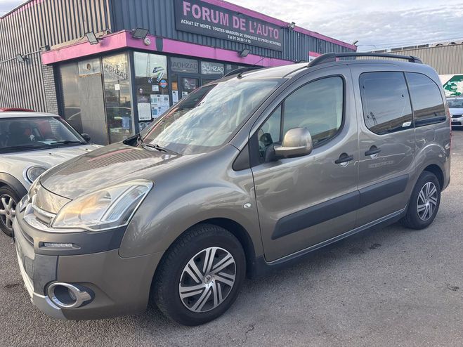 Cliquer pour voir la photo suivante Citroen Berlingo II 1.6 HDI 90 XTR 5PL BOÎTE AUTOMATIQUE Gris foncé de 2013
