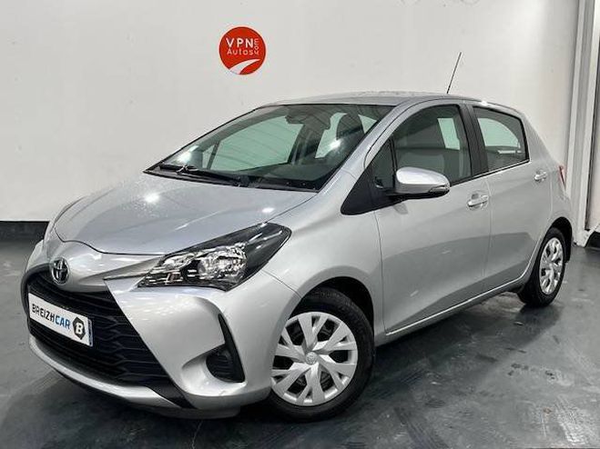 Cliquer pour voir la photo suivante Toyota Yaris III 70 VVT-i Ultimate 5p GRIS C de 2020