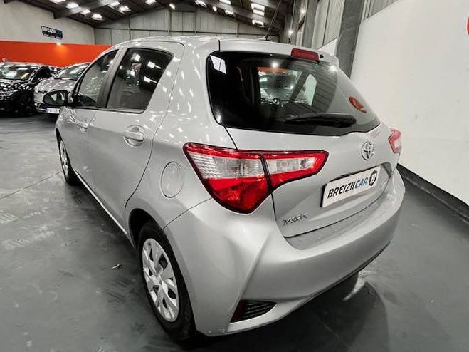 Toyota Yaris III 70 VVT-i Ultimate 5p GRIS C de 2020
