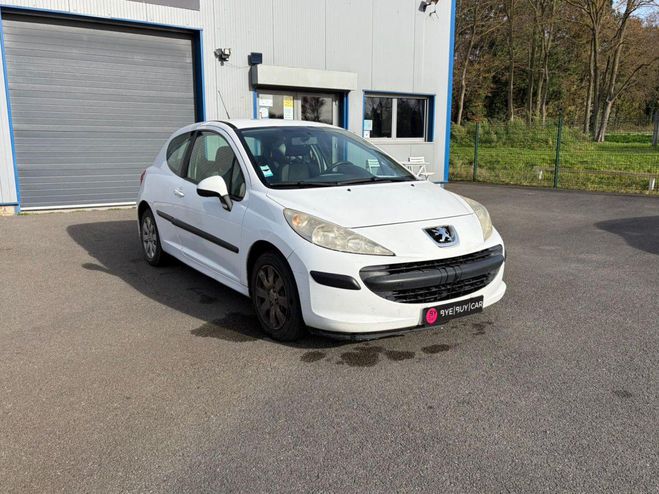 Peugeot 207 1.4 HDi 3 portes Trendy clim CT OK dans  BLANC de 2008