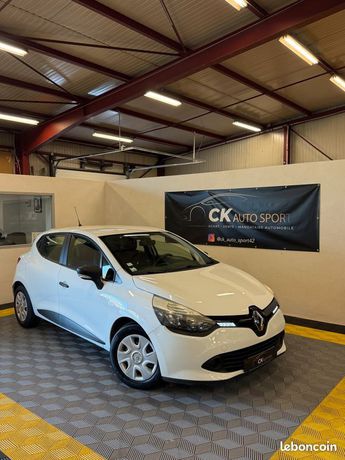  Voir détails -Renault Clio 4 IV 1.5 Dci 90ch 1ere main TVA RECUPERA à Saint-Martin-la-Plaine (42)