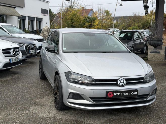 Cliquer pour voir la photo suivante Volkswagen Polo 1.0 TSI 95 VI Confortline GRIS CLAIR de 2018