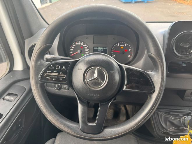 Mercedes Sprinter vu fourgon 2.2 311 cdi 114ch 3t5 39 firs Blanc de 2019