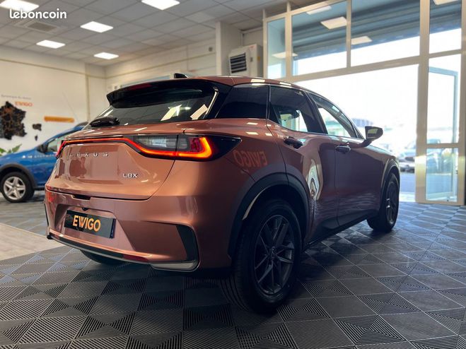 Lexus LBX hybride 1.5l 136ch hev 2wd bva camra de Rose de 2024