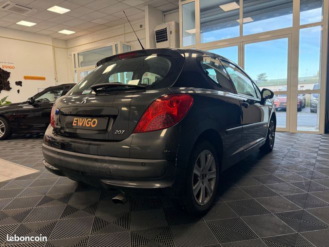 Peugeot 207 1.6l hdi 90ch toit pano radars ar clim a Noir de 2007