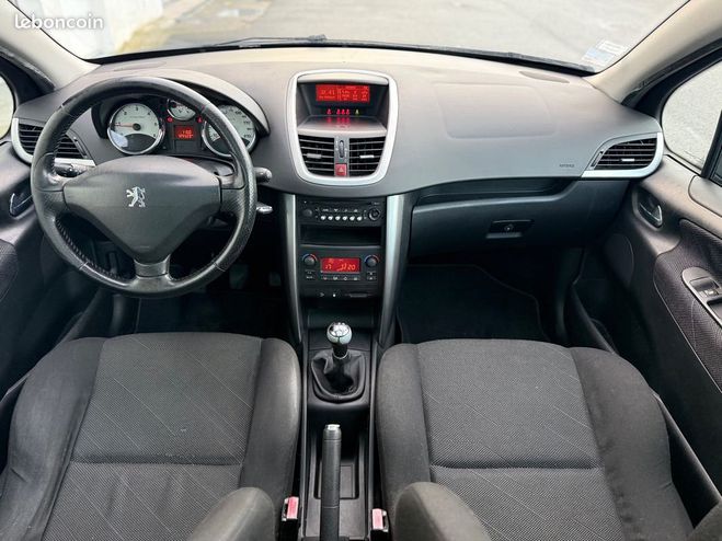 Peugeot 207 1.6l hdi 90ch toit pano radars ar clim a Noir de 2007