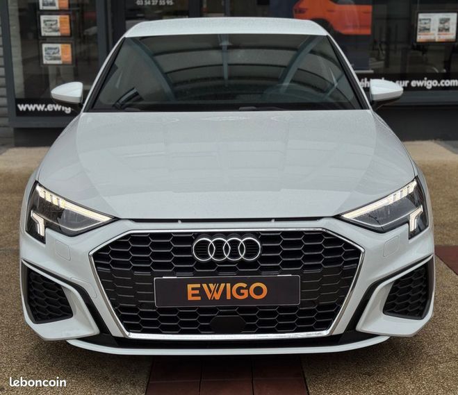 Audi A3 Sportback 2.0 35 tdi 150ch s line s-tron Blanc de 2023
