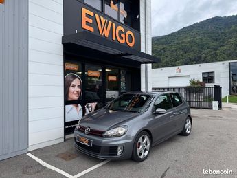  Voir détails -Volkswagen Golf vi 2l gti 211ch radars av-ar à  Le Versoud (38)