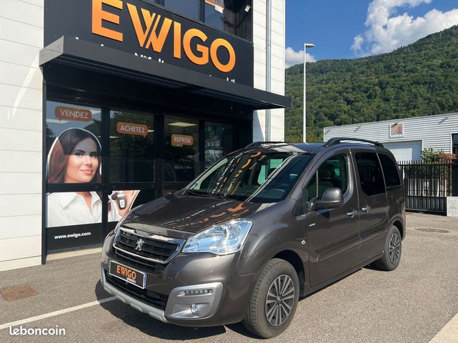 Cliquer pour voir la photo suivante Peugeot Partner Tepee combi 1.2 110 ch style apple carpl Marron de 2018