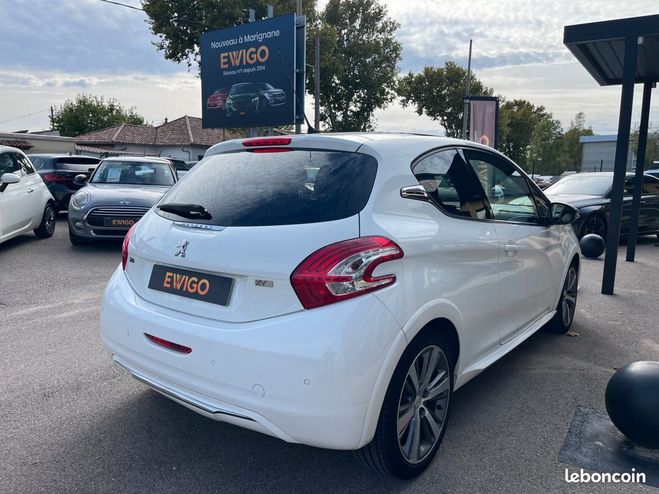 Peugeot 208 1.6 e-hdi 115ch xy 3p Blanc de 2015