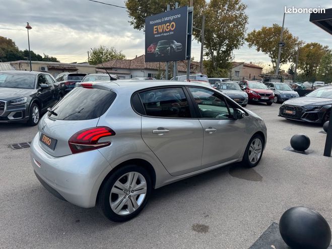 Peugeot 208 generation-i 1.6 hdi 75ch style Gris de 2018