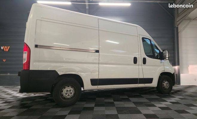Peugeot Boxer vu fourgon 333 2.2 hdi 120 l2h2 plus cd  Blanc de 2021