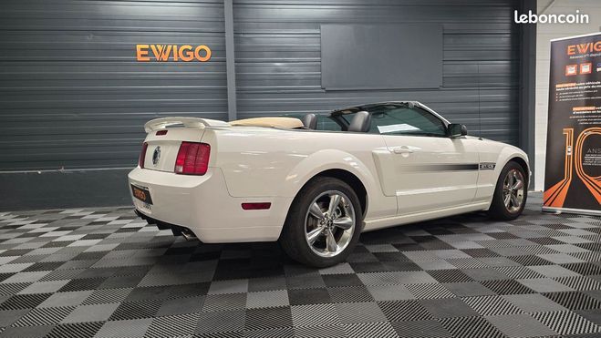 Ford Mustang 4.6 300 gt california special Blanc de 2007