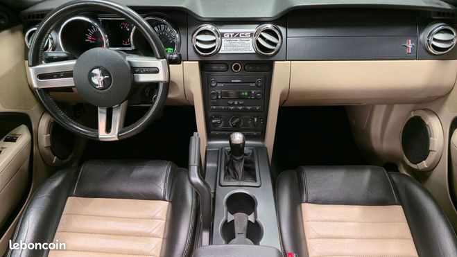 Ford Mustang 4.6 300 gt california special Blanc de 2007