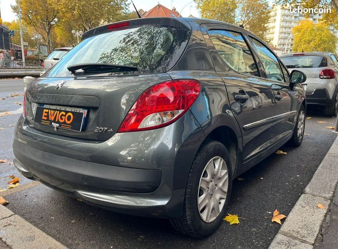 Peugeot 207 1.4 75 active Gris de 2014