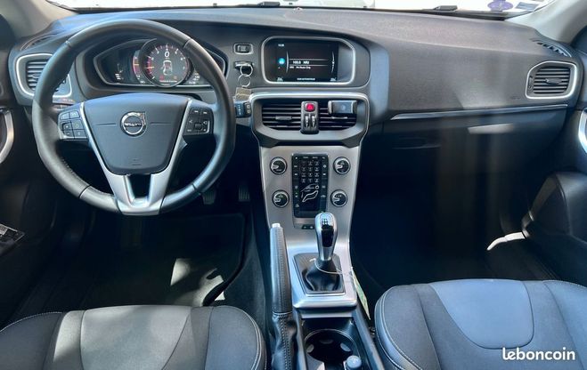 Volvo V40 2.0 t3 150 momentum Gris de 2016