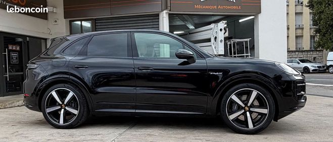 Porsche Cayenne iii (2) 3.0 v6 e-hybrid 470   pack sport Noir de 2024
