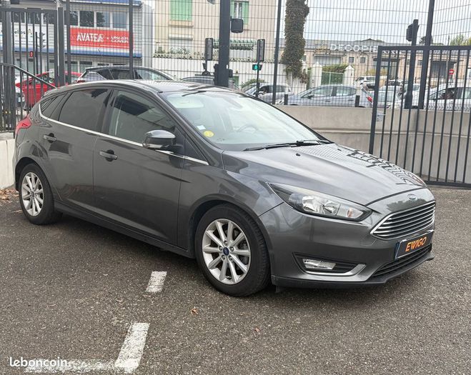 Ford Focus 1.5 tdci 120ch titanium bva entretien co Gris de 2016