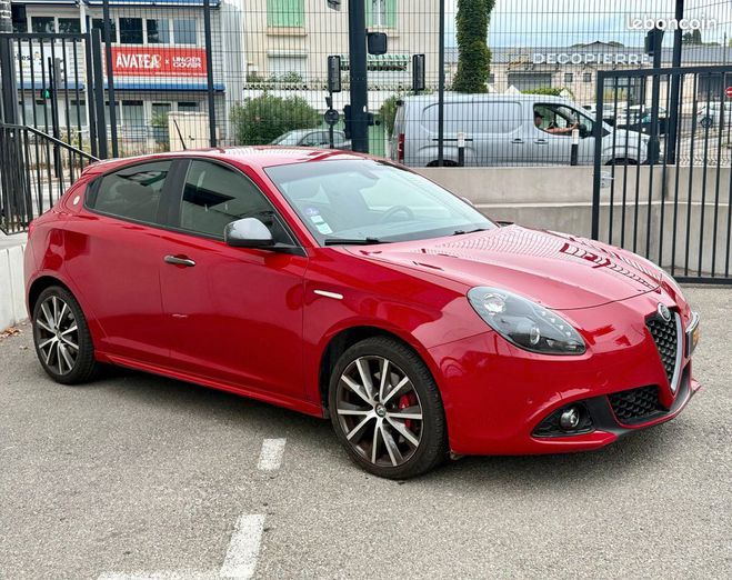 Alfa romeo Giulietta srie 2 1.4 t 150ch imola premire main  Rouge de 2018