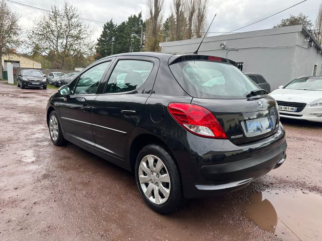 Peugeot 207 1.6 HDi 92ch Active FAP Noir de 2011