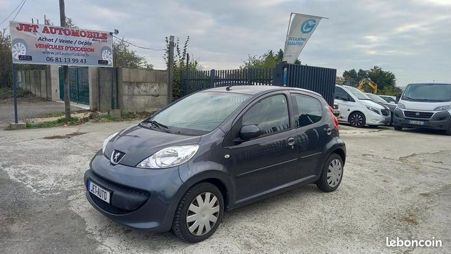 Cliquer pour voir la photo suivante Peugeot 107 1.0 68 URBAN 5P Gris de 2007