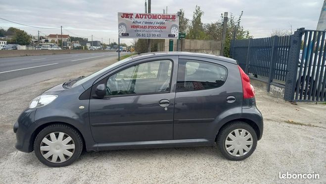Peugeot 107 1.0 68 URBAN 5P Gris de 2007