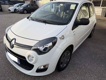  Voir détails -Renault Twingo II (C44) 1.2 LEV 16v 75ch Life eco à Saint-Priest (69)