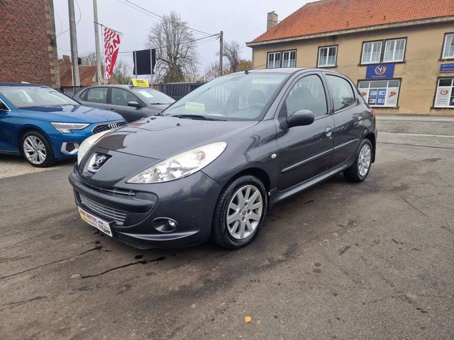 Cliquer pour voir la photo suivante Peugeot 206 1.4 HDi !! 82000 km Gris Métallisé de