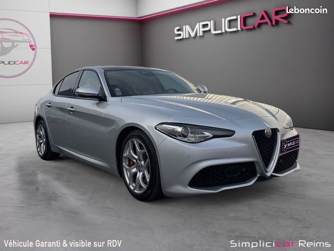 Cliquer pour voir la photo suivante Alfa romeo Giulia 2.0 TB 200 ch AT8 Sport Edition Garantie Gris de 2018