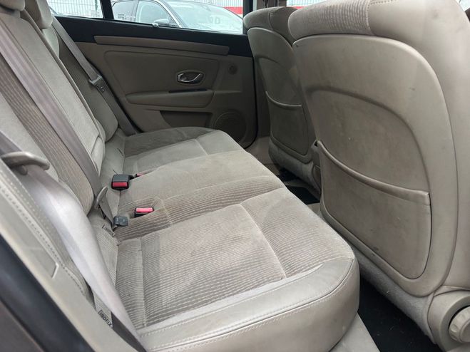 Renault Laguna III 2.0 16V 145 DYNAMIQUE magnifique Gris fonc de 2008