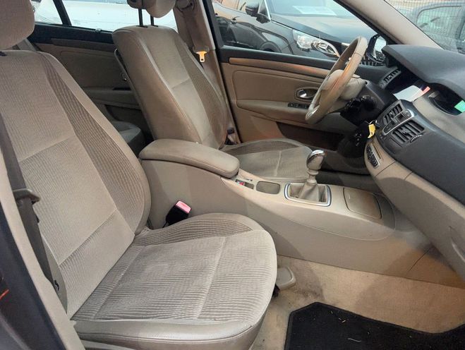 Renault Laguna III 2.0 16V 145 DYNAMIQUE magnifique Gris fonc de 2008