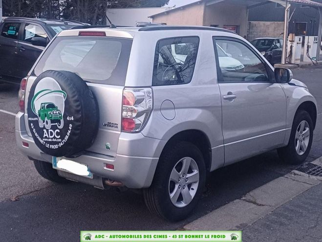 Suzuki Grand Vitara 1.6 VVT 3 PORTES 4X4 Gris Clair de 2013
