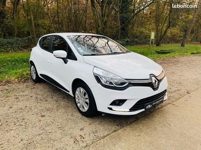 Renault Clio IV Socit phase 2 1.5 DCI 75 ZEN Distri Blanc de 2017