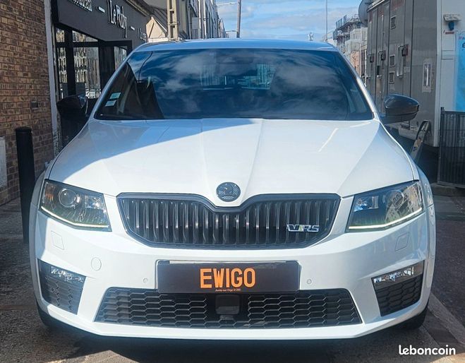 Skoda Octavia rs 230 ch 2.0 tsi dsg6 carplay front ass Blanc de 2017