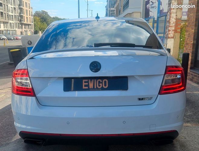 Skoda Octavia rs 230 ch 2.0 tsi dsg6 carplay front ass Blanc de 2017