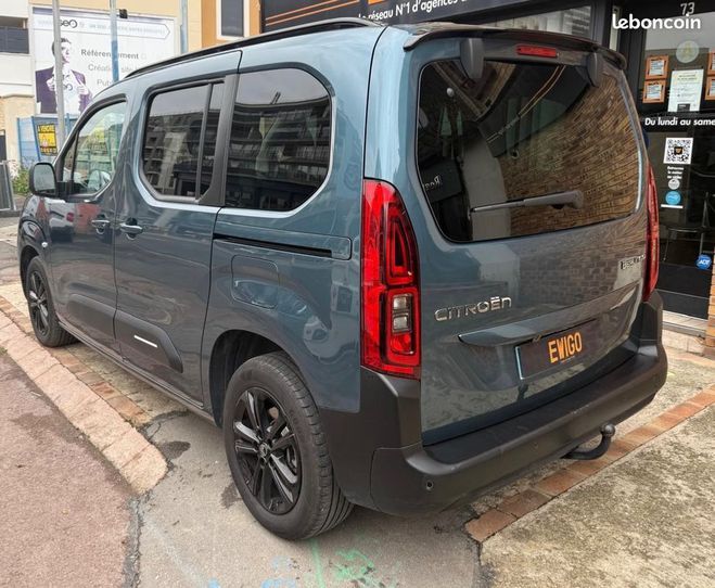 Citroen Berlingo max 1.5 bluehdi 130 ch et8 ilot centrale Bleu de 2024