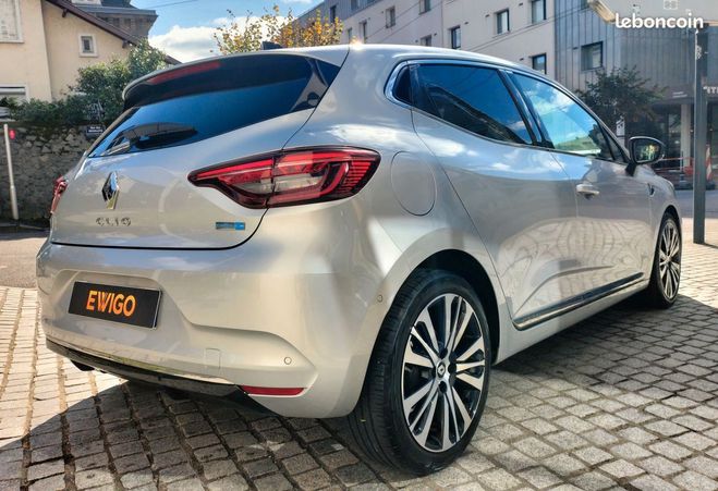 Renault Clio 1.6 e-tech 140h 90 hybrid full-hybrid in Gris de 2022