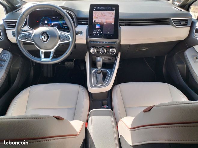 Renault Clio 1.6 e-tech 140h 90 hybrid full-hybrid in Gris de 2022