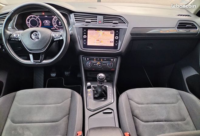 Volkswagen Tiguan 2.0 tdi 150 carat toit pano apple-carpla Bleu de 2019