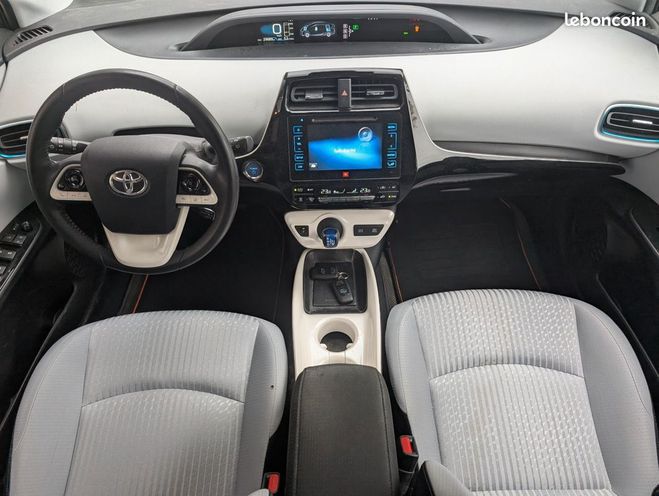 Toyota Prius iv 122h dynamic Blanc de 2017